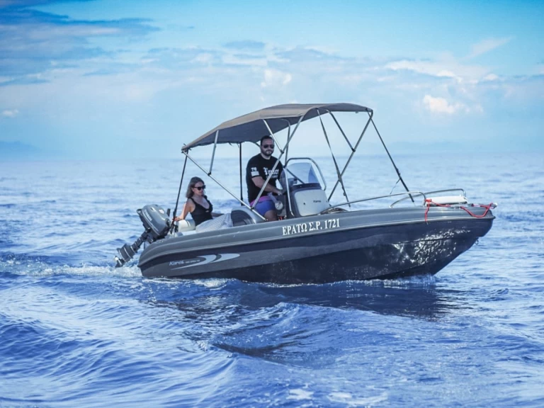 Wynajmij Karel XS 480 w Rhodes (City)