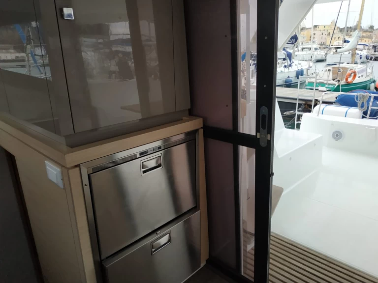 Wynajmij Katamaran z lub bez skippera Fountaine Pajot w Procida