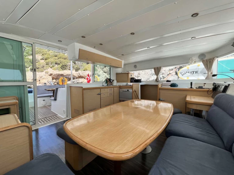 Wynajmij Katamaran z lub bez skippera Lagoon w Gümbet