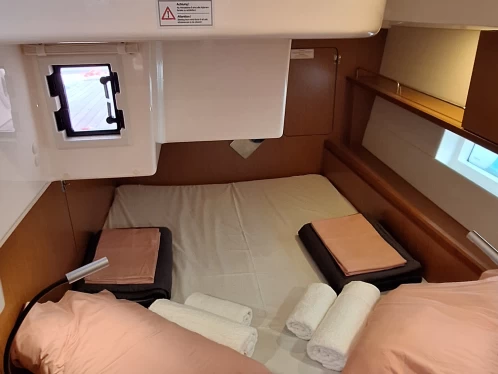 Bavaria Bavaria C45 między profesjonalistami a osobami prywatnymi w Nikiána