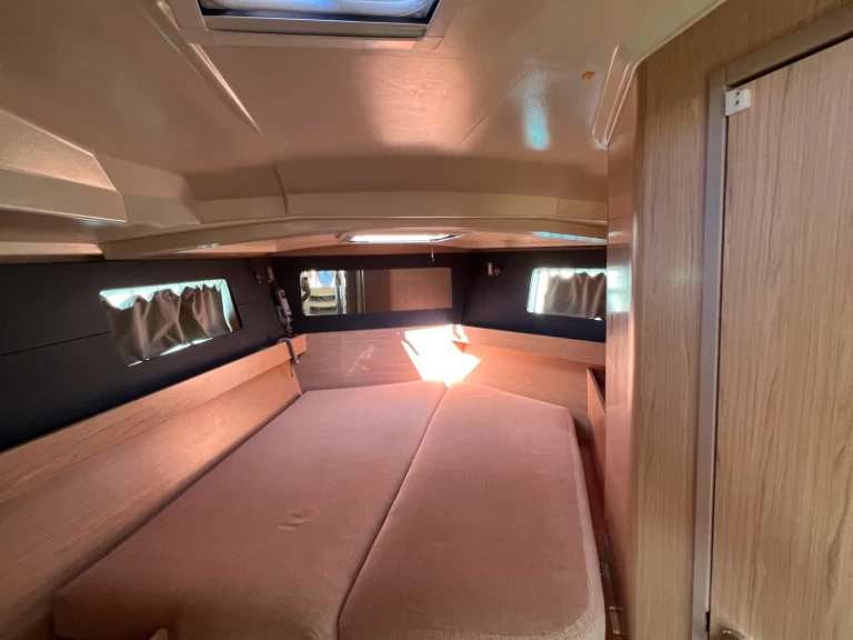 Bénéteau Oceanis 41.1 między profesjonalistami a osobami prywatnymi w Lefkáda