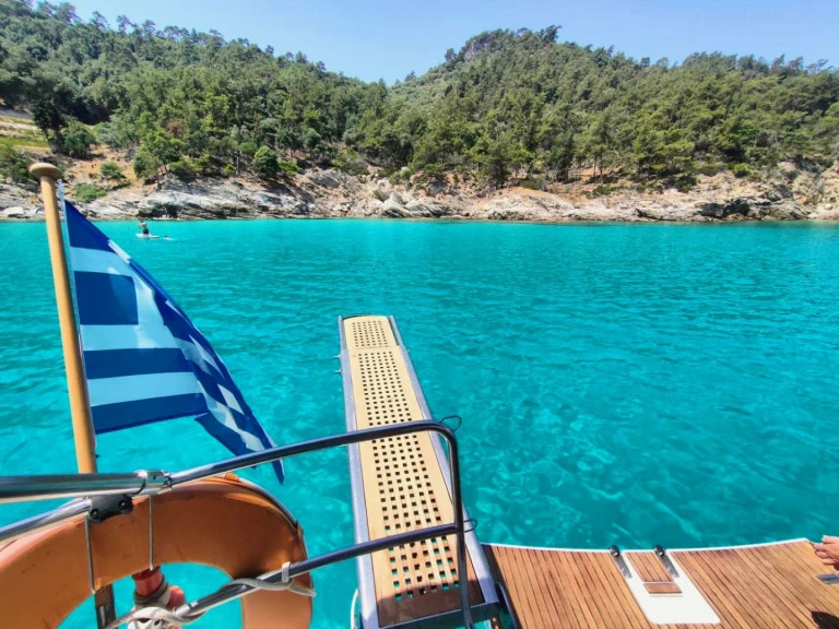 Wynajem Żaglowiec Jeanneau z patentem 