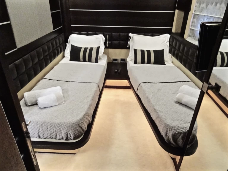 Wynajem łodzi Gouvia tanio Azimut 86