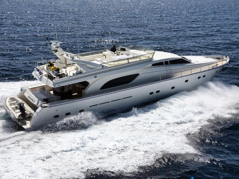 Wynajmij Luksusowy jacht z lub bez skippera Ferretti w Gouvia