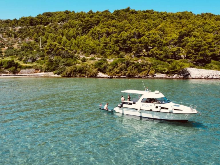 Wynajem Motorówka Fjord z patentem 