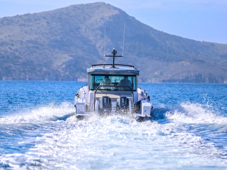 Wynajem łodzi Axopar Axopar 37 XC Cross Cabin w Anávyssos na SamBoat 