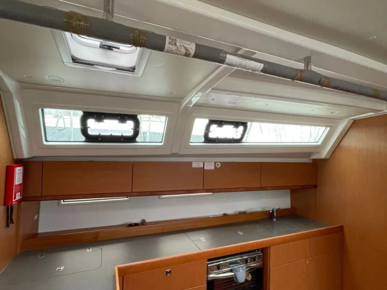 Wynajmij Żaglowiec z lub bez skippera Bavaria w Lavrio