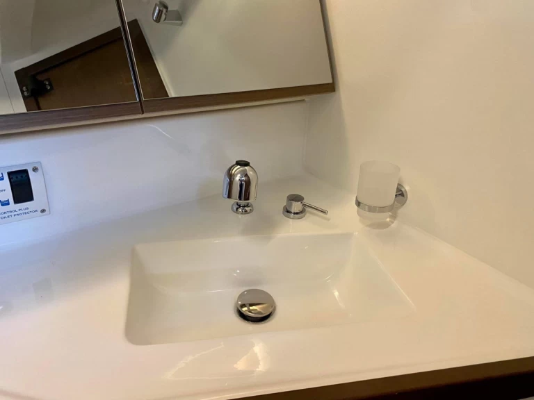 Bénéteau Oceanis 46.1 między profesjonalistami a osobami prywatnymi w Gouvia