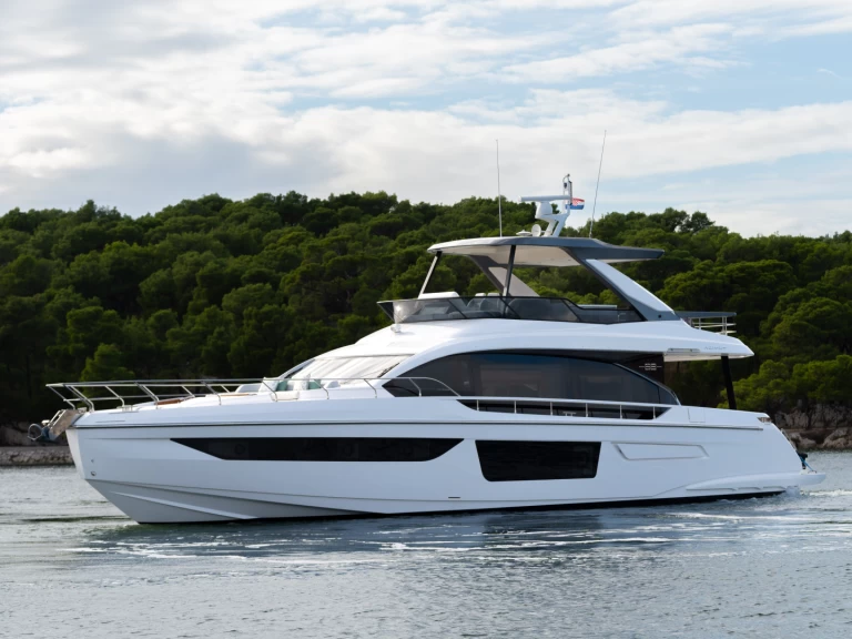 Wynajem Luksusowy jacht Azimut z patentem 
