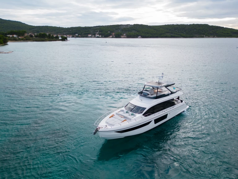 Luksusowy jacht do wynajmu w Sibenik w najlepszej cenie