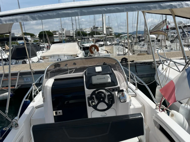 Wynajem Motorówka Ranieri z patentem 