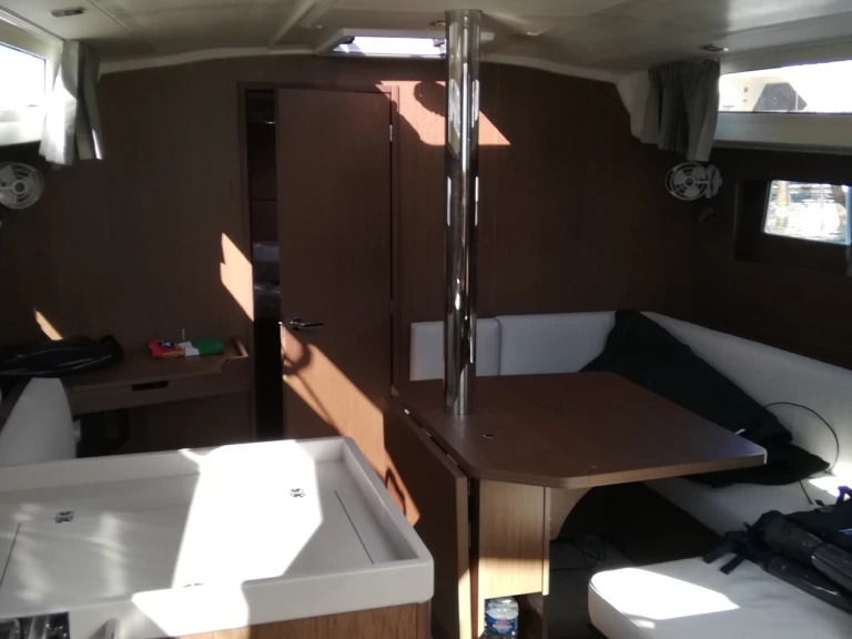 Wynajem w Vibo Marina- Bénéteau Oceanis 41.1 na SamBoat