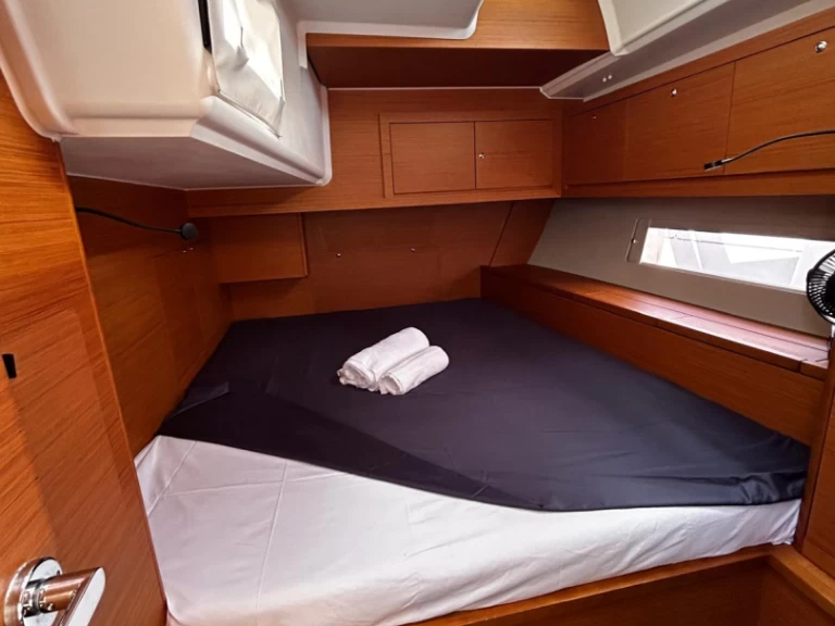 Wynajem łodzi Furnari tanio Dufour 470