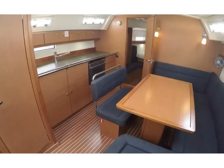 Wynajmij Żaglowiec z lub bez skippera Bavaria w Lefkáda