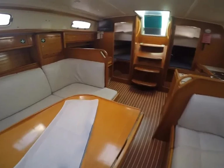 Wynajem łodzi Lefkáda tanio Bavaria 37