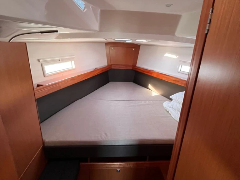 Wynajmij Bavaria Cruiser 41 w Sukosan