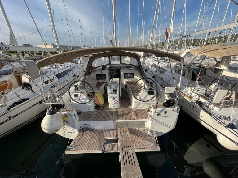 Wynajmij Jeanneau Sun Odyssey 410 w Sukosan