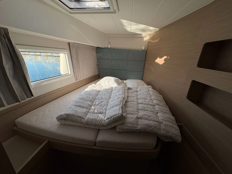 Wynajmij Katamaran z lub bez skippera Lagoon w Sukosan