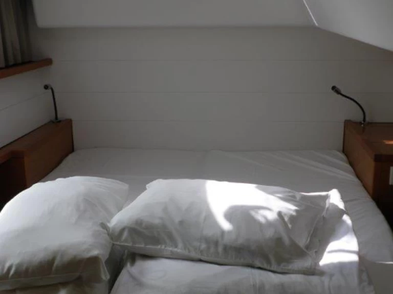 Wynajmij Katamaran z lub bez skippera Lagoon w Sukosan