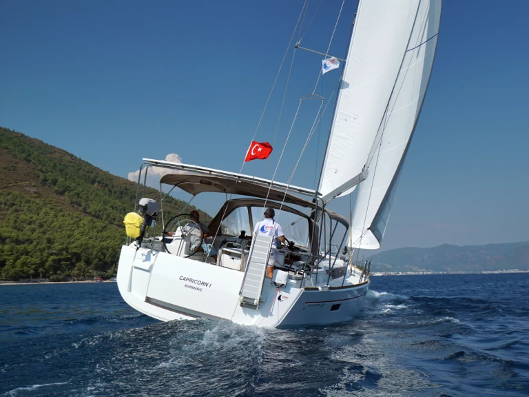 Jeanneau Sun Odyssey 479 między profesjonalistami a osobami prywatnymi w Marmaris