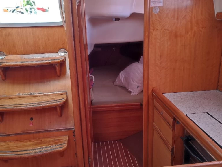 Wynajem Żaglowiec Bavaria z patentem 