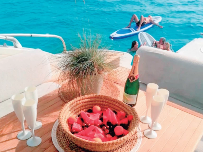 Wynajem Luksusowy jacht w Ibiza Town - Fairline Targa 64