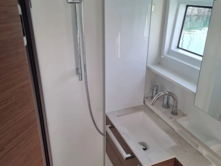 Wynajmij Katamaran z lub bez skippera Lagoon w Lefkáda