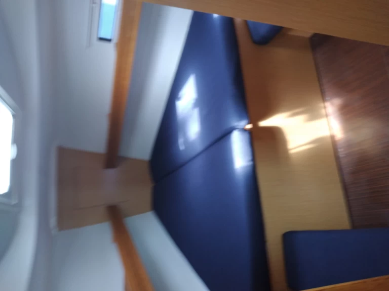 Bavaria Bavaria 36 Cruiser między profesjonalistami a osobami prywatnymi w Palairos