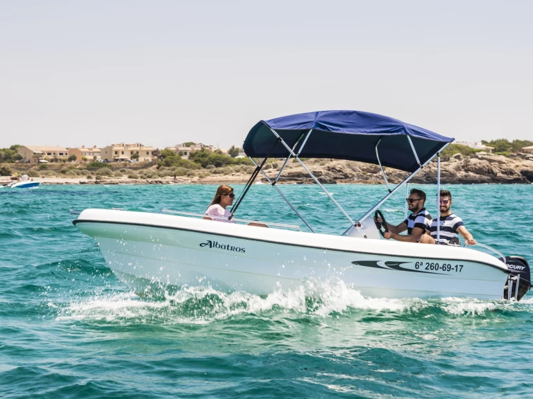 Motorówka do wynajmu w Portocolom w najlepszej cenie