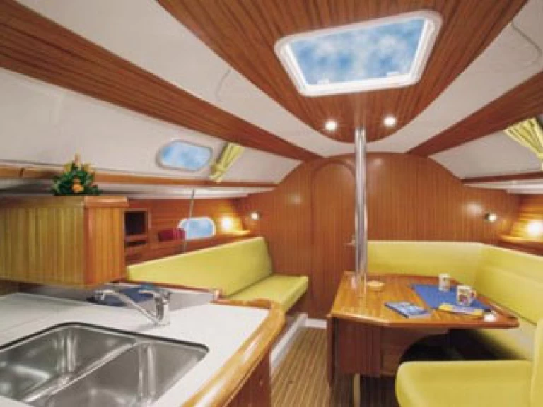 Żaglowiec do wynajmu w Alimos w najlepszej cenie