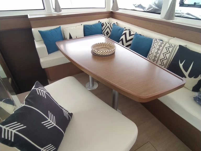 Wynajem Katamaran w Porto Pollo - Lagoon Lagoon 42