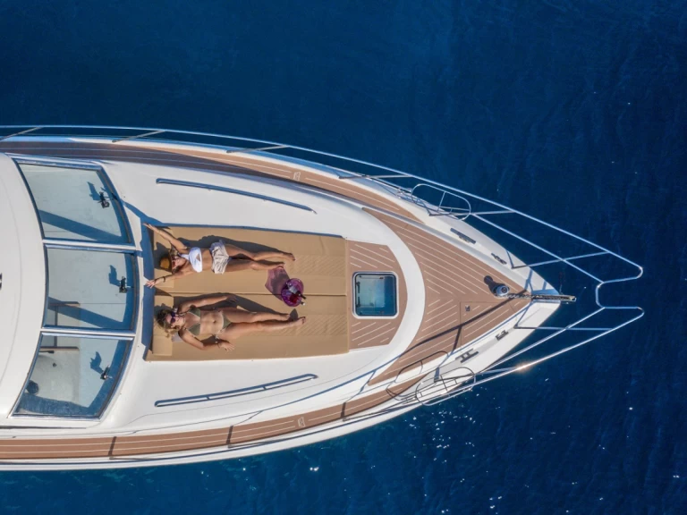 Wynajem Motorówka w Piraeus - Princess Princess 47