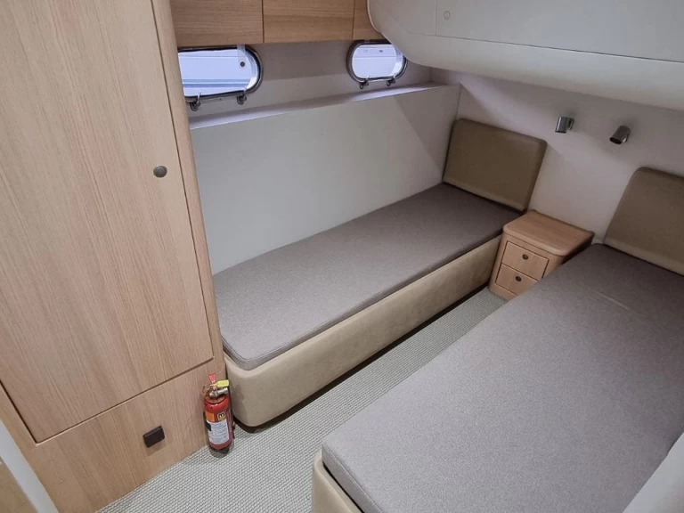 Wynajmij Motorówka z lub bez skippera Princess w Piraeus