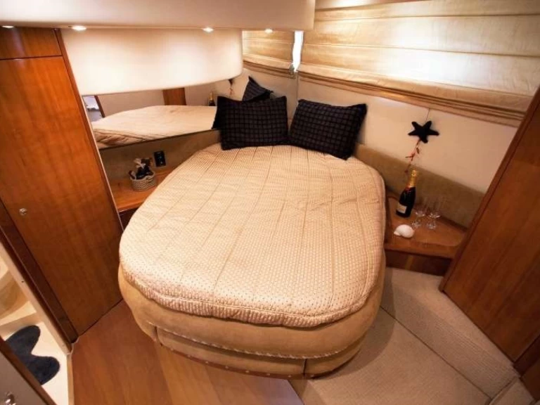 Wynajmij Motorówka z lub bez skippera Azimut w Glyfada