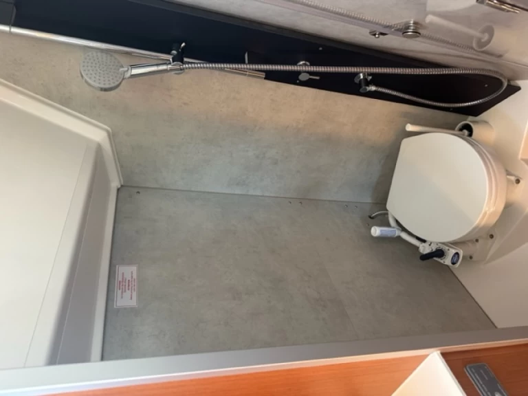 Wynajmij Żaglowiec z lub bez skippera Bavaria w Primosten