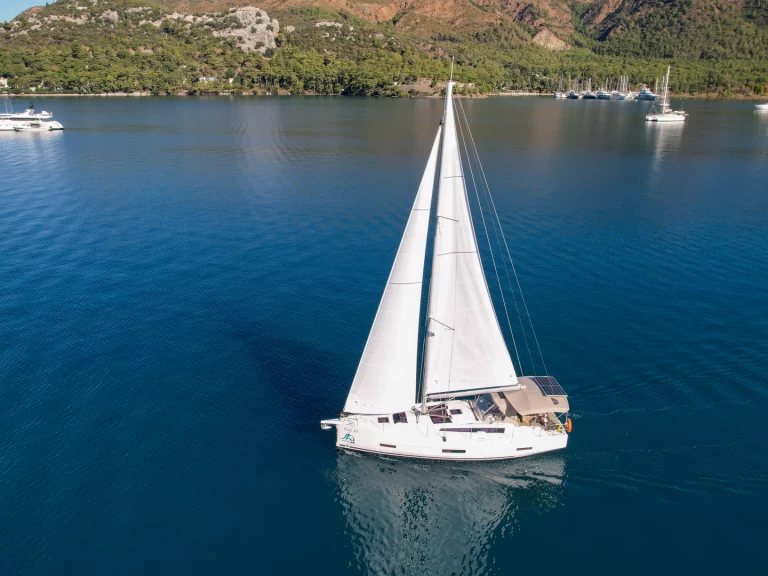 Dufour Dufour 390 między profesjonalistami a osobami prywatnymi w Marmaris