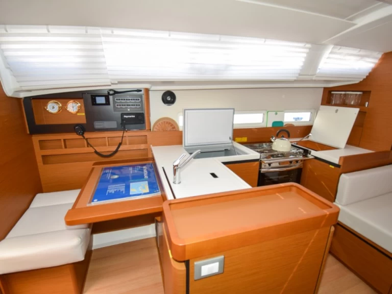 Wynajmij Jeanneau Sun Odyssey 410 w Marmaris