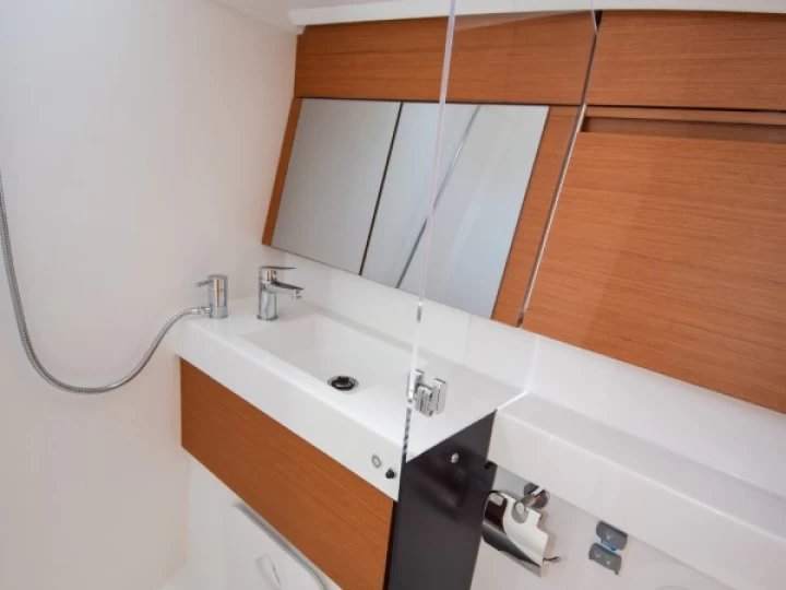 Wynajem łodzi Marmaris tanio Sun Odyssey 410