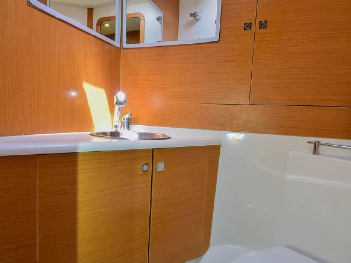 Jeanneau Jeanneau 53 między profesjonalistami a osobami prywatnymi w Marmaris