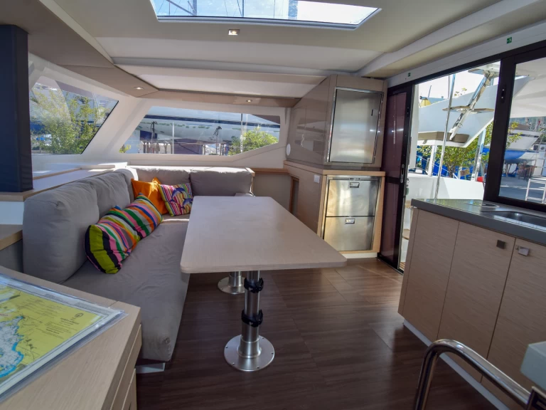 Wynajmij Fountaine Pajot Lucia 40 w Marmaris