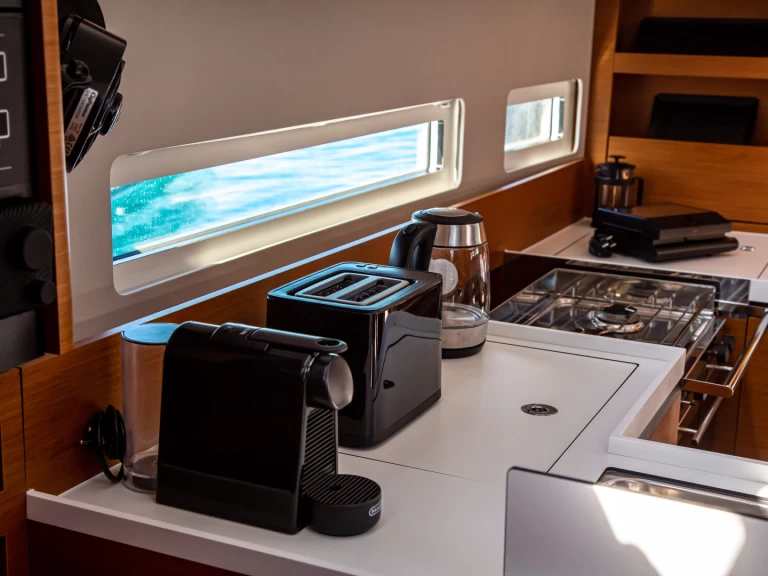 Wynajmij Jeanneau Sun Odyssey 410 w Preveza