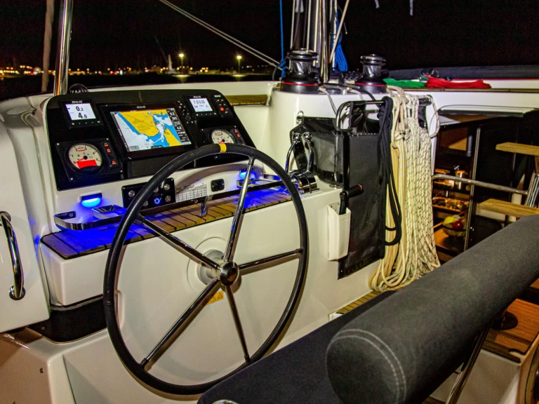 Wynajmij Katamaran z lub bez skippera Lagoon w Preveza