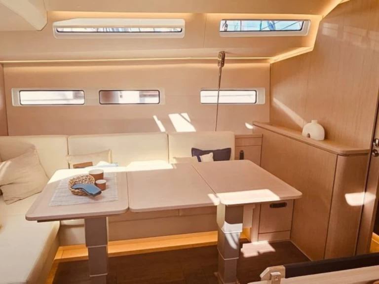 Wynajmij Jeanneau Jeanneau 55 w Salerno