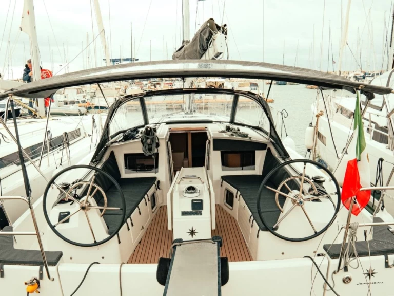 Wynajem Żaglowiec w Salerno - Jeanneau Sun Odyssey 410