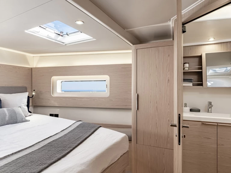 Wynajem Żaglowiec Bénéteau z patentem 