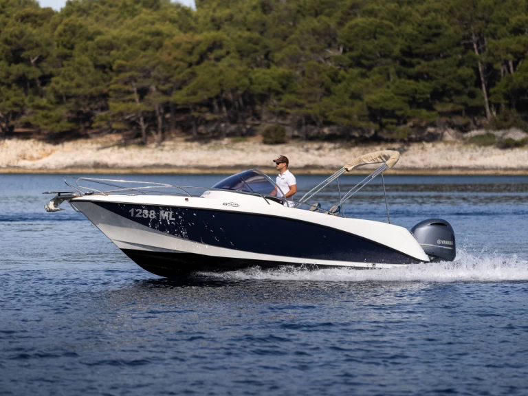 Galeon Galeon 630 Sundeck między profesjonalistami a osobami prywatnymi w Mali Losinj