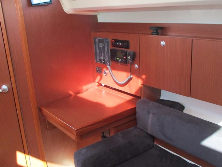 Wynajem łodzi Altefähr tanio Hanse 315