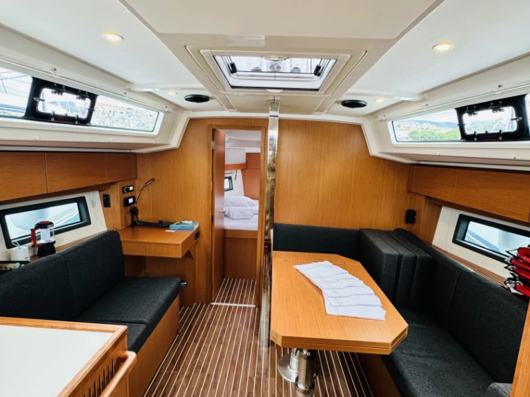 Wynajem łodzi Bavaria Bavaria C38 w Novi Vinodolski na SamBoat 