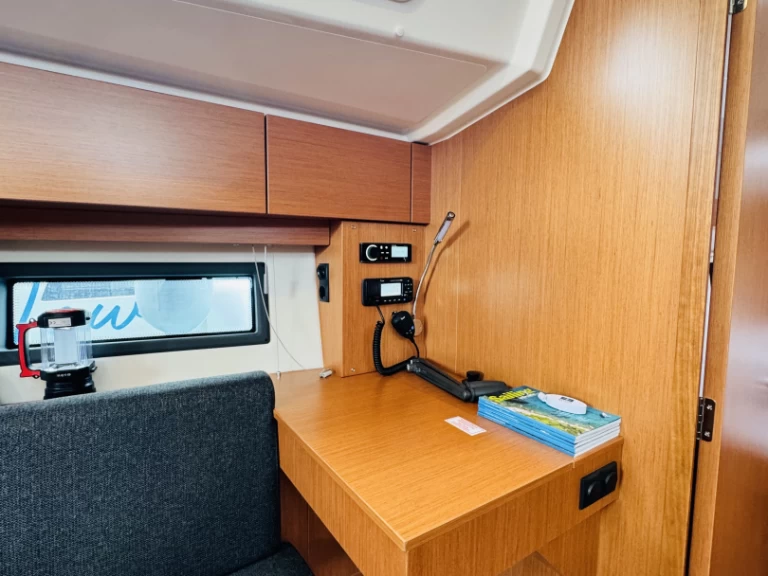 Wynajem łodzi Novi Vinodolski tanio Bavaria C38