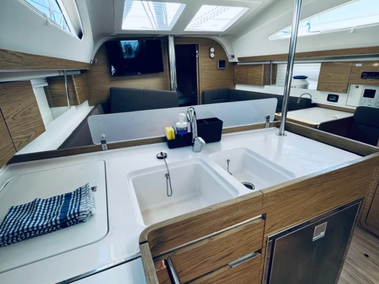 Wynajmij Elan Impression 40 w Novi Vinodolski